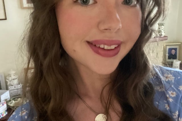 Welsh language passion earns Elin a £3,000 scholarship
