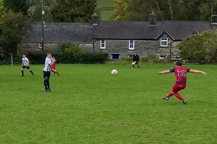 Dewi Stars were well beaten by Penparcau on Saturday