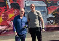 Alun Wyn Jones: 'Mae dysgu Cymraeg i wneud gyda nabod fy ngwreiddiau'