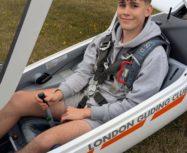 Aberystwyth teen achieves first solo glider flight