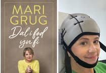 Rhanu stori 'gobaith a hyder': hunangofiant Mari Grug