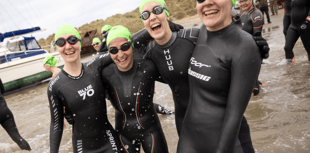 2025 Hurly Burly sees 400 volunteers swim up Barmouth estuary