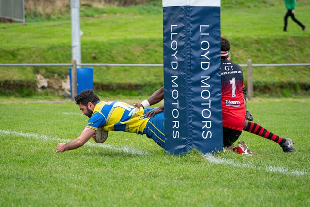 Aberaeron's winning streak continues with victory over Penclawdd