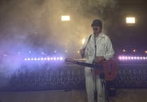 Cyfres newydd S4C, Stiwdio 24/7, yn rhoi llwyfan i gerddoriaeth Gymraeg