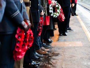 Free travel for military personnel and veterans on days of remembrance