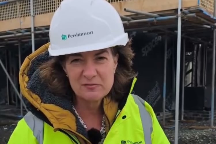 Wales’ First Minister Eluned Morgan has visited a new housing development for Saundersfoot,