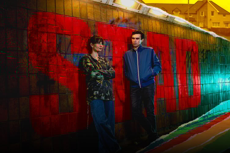 Mae'r gyfres newydd yn dechrau heno