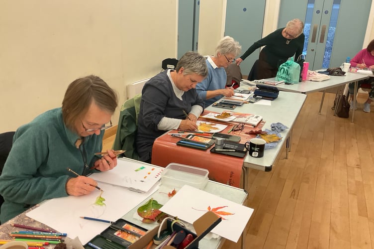 Aberdovey Art Society’s last workshop of the year was led by
Jane Lloyd