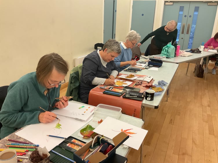 Aberdovey Art Society’s last workshop of the year was led by
Jane Lloyd