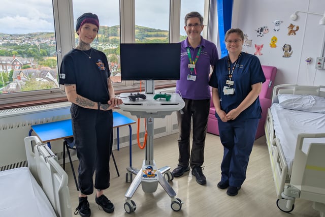 New gaming cart for Bronglais children’s ward