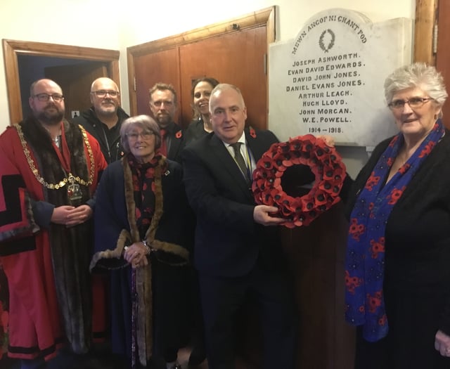 Penparcau remembers the fallen 