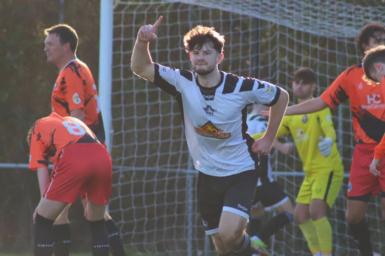 Dafydd Roberts scored the winner for Pwllheli