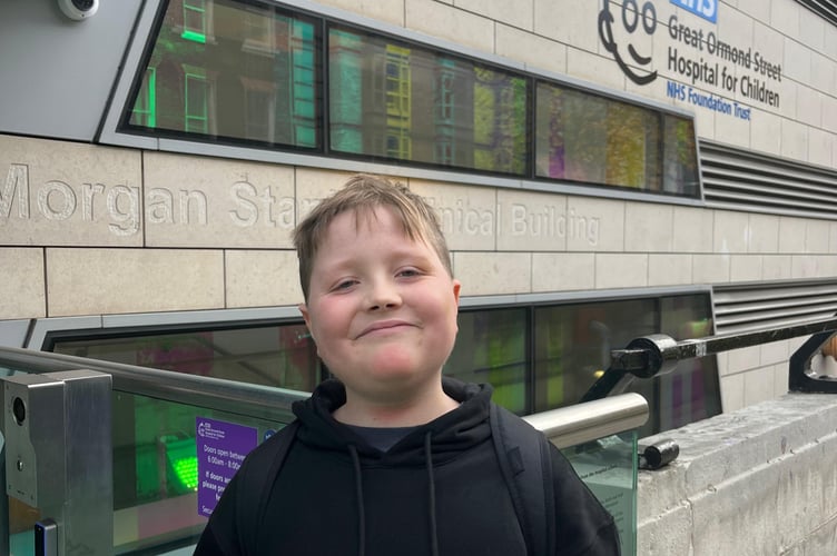 Rufus outside Great Ormond Street Hospital in London. Photo: The Palmer Family