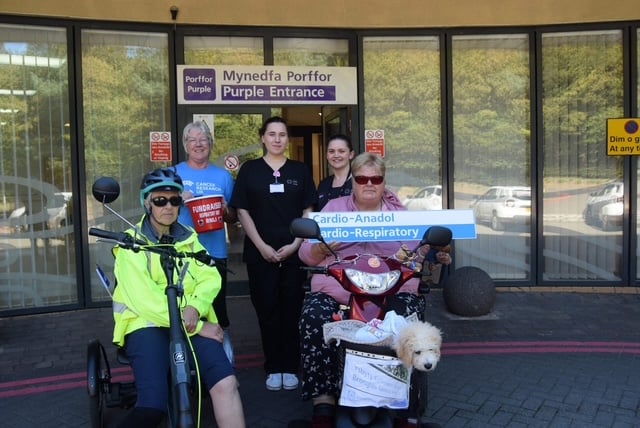 Wendy Hogarth, front right, Chas, Maddy Lewis, Ruth Davies and two Bronglais Hospital Respiratory Unit nurses