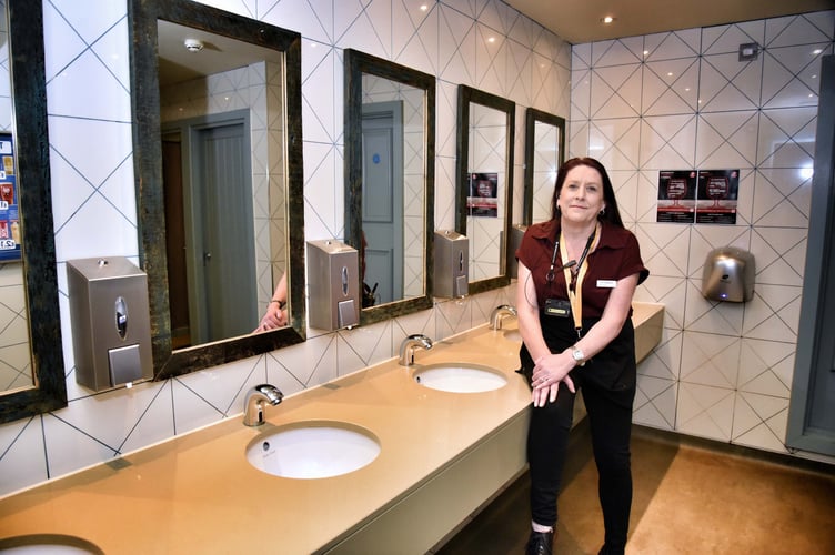 19/11/25 Picture by Julian Brown / Wetherspoons 

Loo of the Year Awards

The Pen Cob, Pwllheli 

Duty manager Maxine Millard