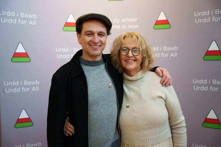 Matthew Rhys a Caryl Parry Jones