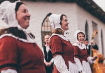 Sain Ffagan yn cynnal dathliad byrlymus o dreftadaeth fyw Cymru