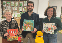 Cynllun Rhyngom: plethu pobl drwy lyfrau