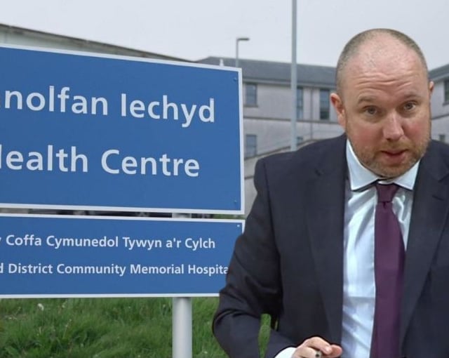 Reopen Dyfi Ward call amid NHS crisis