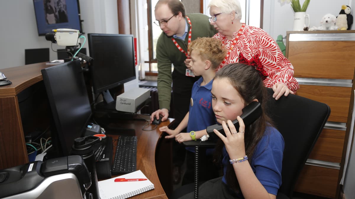 Ysgol Dyffryn Trannon pupils take over National Library of Wales