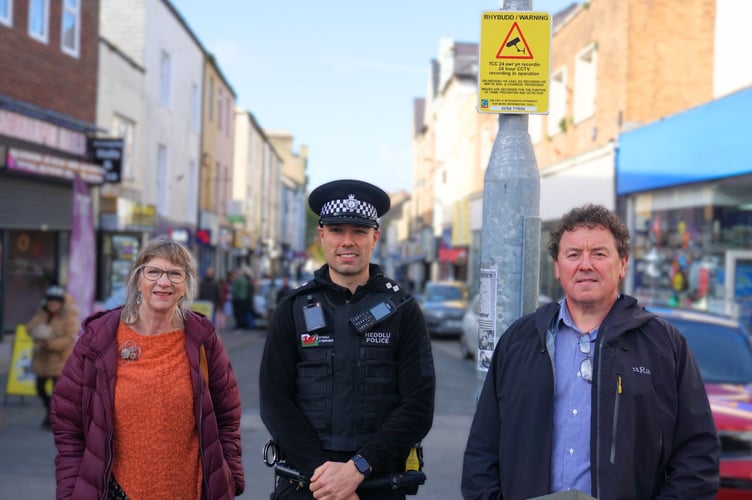 Cllr June Jones, Inspector Jamie Owens, and Steven Edwards from Gwynedd Council. Photo: Gwynedd Council