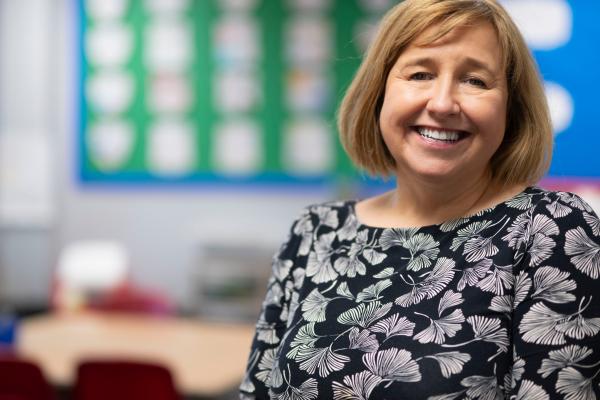 Ysgrifennydd y Cabinet dros Addysg, Lynne Neagle