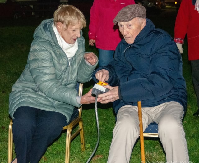 Groxy starts Christmas in Penparcau