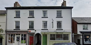 Llanidloes pub to re-open despite licence objections