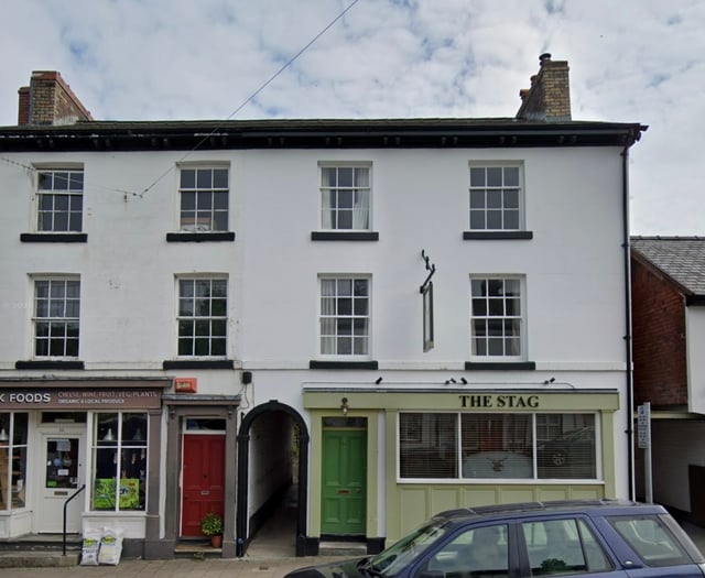 Llanidloes pub to re-open despite licence objections