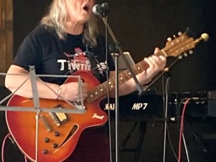 Cardigan Cellar Bards will host open mic for anthology