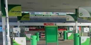 Pwllheli man fined for theft and window damage