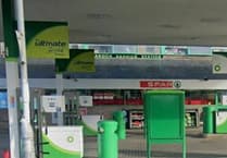 Pwllheli man fined for theft and window damage