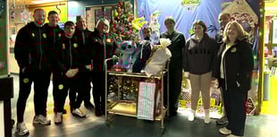 Canaries' festive visit to children's ward