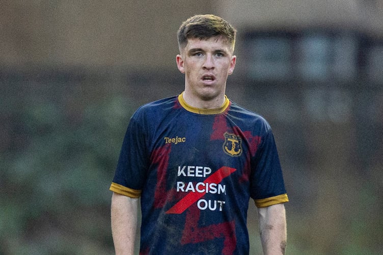 GLYNNEATH, WALES - 22ND NOVEMBER 2025:
Tom Hilditch of Trearddur Bay in action.
Glynneath Town v Trearddur Bay in the JD Welsh Cup at Abernant Park on the 22nd November 2025. (Pic by Lewis Mitchell/FAW)