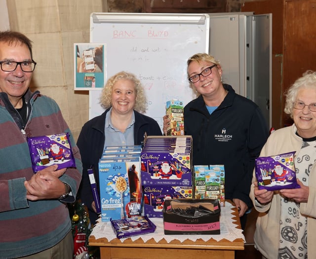 Harlech Foodservice make festive food bank donation
