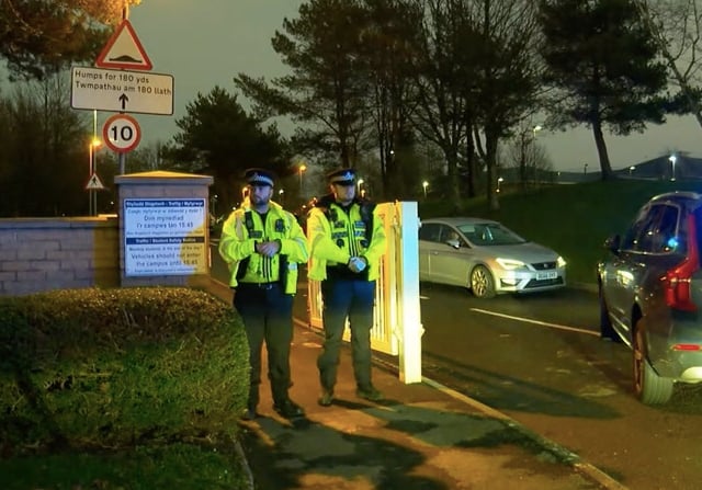 Police remain at Carmarthenshire school post-threat