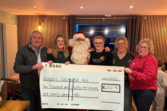 Pisgah pub's coffee morning raises over £2,000 for Bronglais team