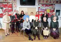 Merched y Wawr Aberystwyth yn mwynhau gwledd o fwyd ac adloniant