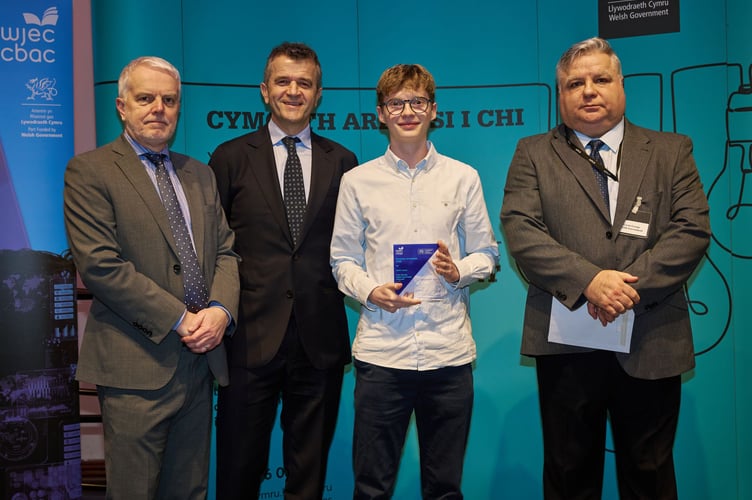Photo : Copyright Â© Simon Ridgway 2025 - www.simonridgway.com - pictures@simonridgway.com - 07973 442527 | Caption : 18.12.25 - WJEC Innovation Awards