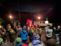 Giant cockerel returns to Gwynedd village to welcome back the sun