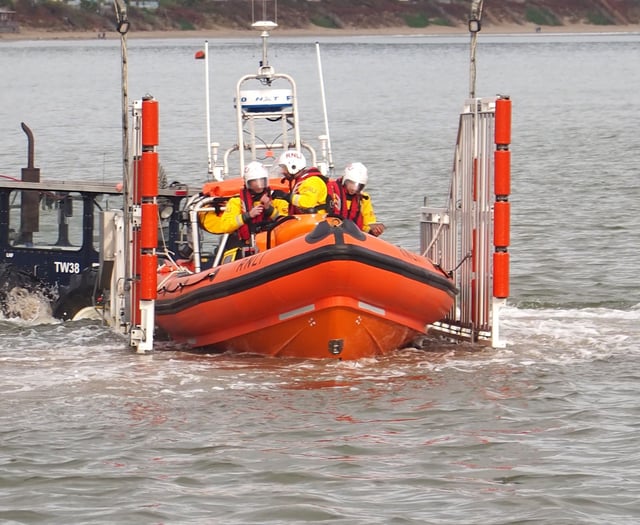 Abersoch RNLI responds to sea jacket alarm