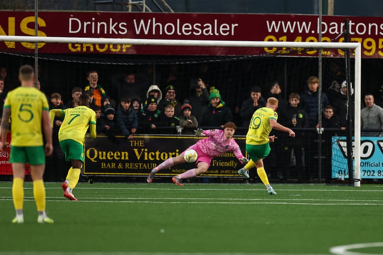 LLANDUDNO, WALES - 27 DECEMBER 2025: Sion Bradley of Caernarfon Town scores a penalty to make it 1-2 during the JD Cymru Premier between Caernarfon Town and Colwyn Bay at the Go Goodwins Stadium in Llandudno. (Pic by Craig Thomas/FAW)