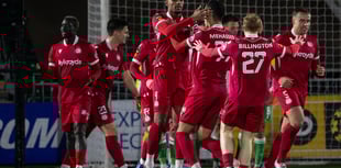 Lakesiders disappointed against the champions