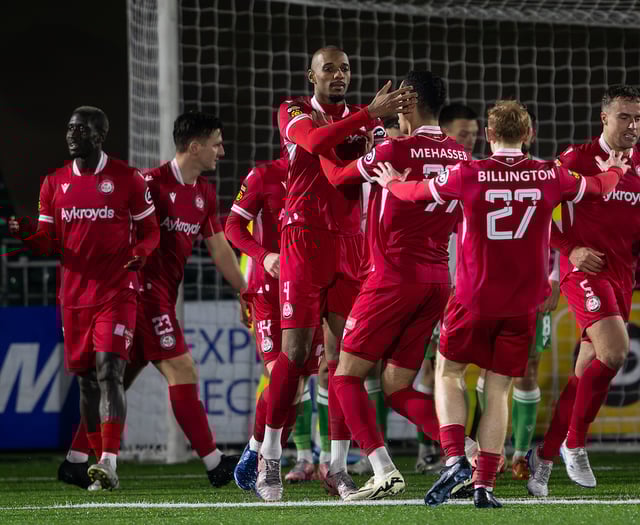 Lakesiders disappointed against the champions