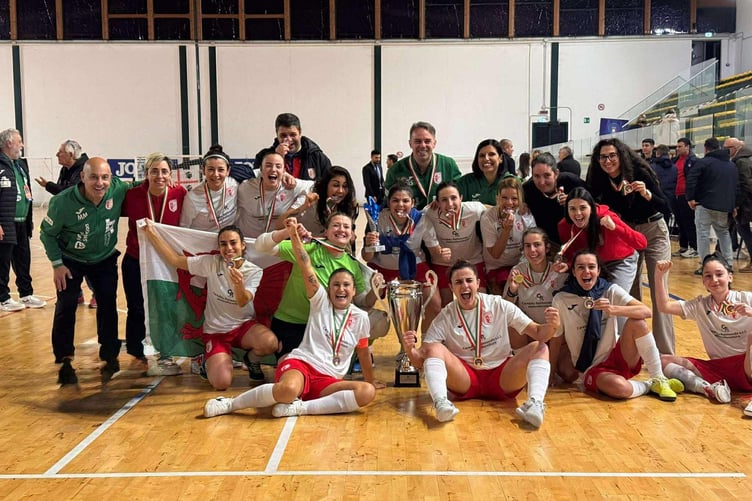 Alice celebrates with her Quartu team-mates