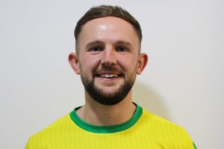 Gruff John Williams will remain with Porthmadog until the end of the season