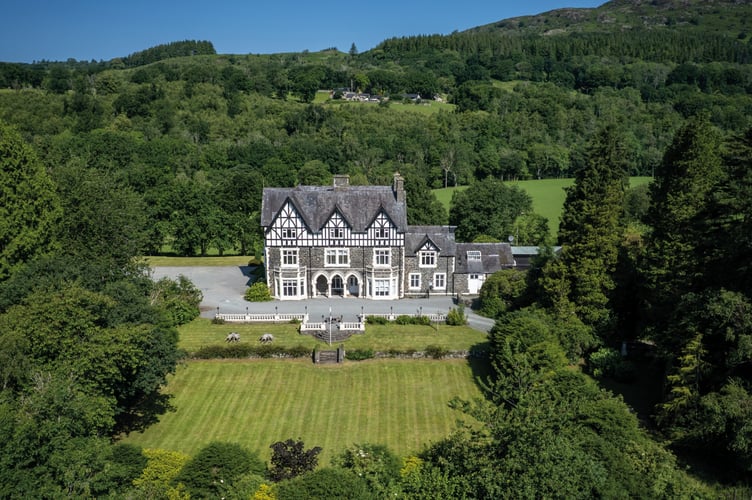 Dolgeallau’s Dolserau Hall