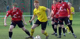 Table‑toppers Llan turn on the style