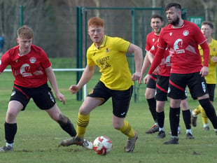 Table‑toppers Llan turn on the style