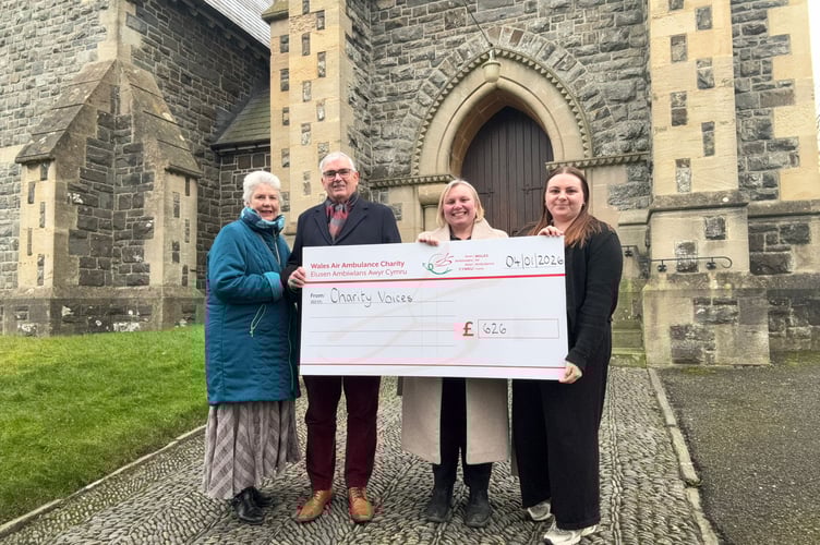 A concert has raised over £600 for the Wales Air Ambulance charity